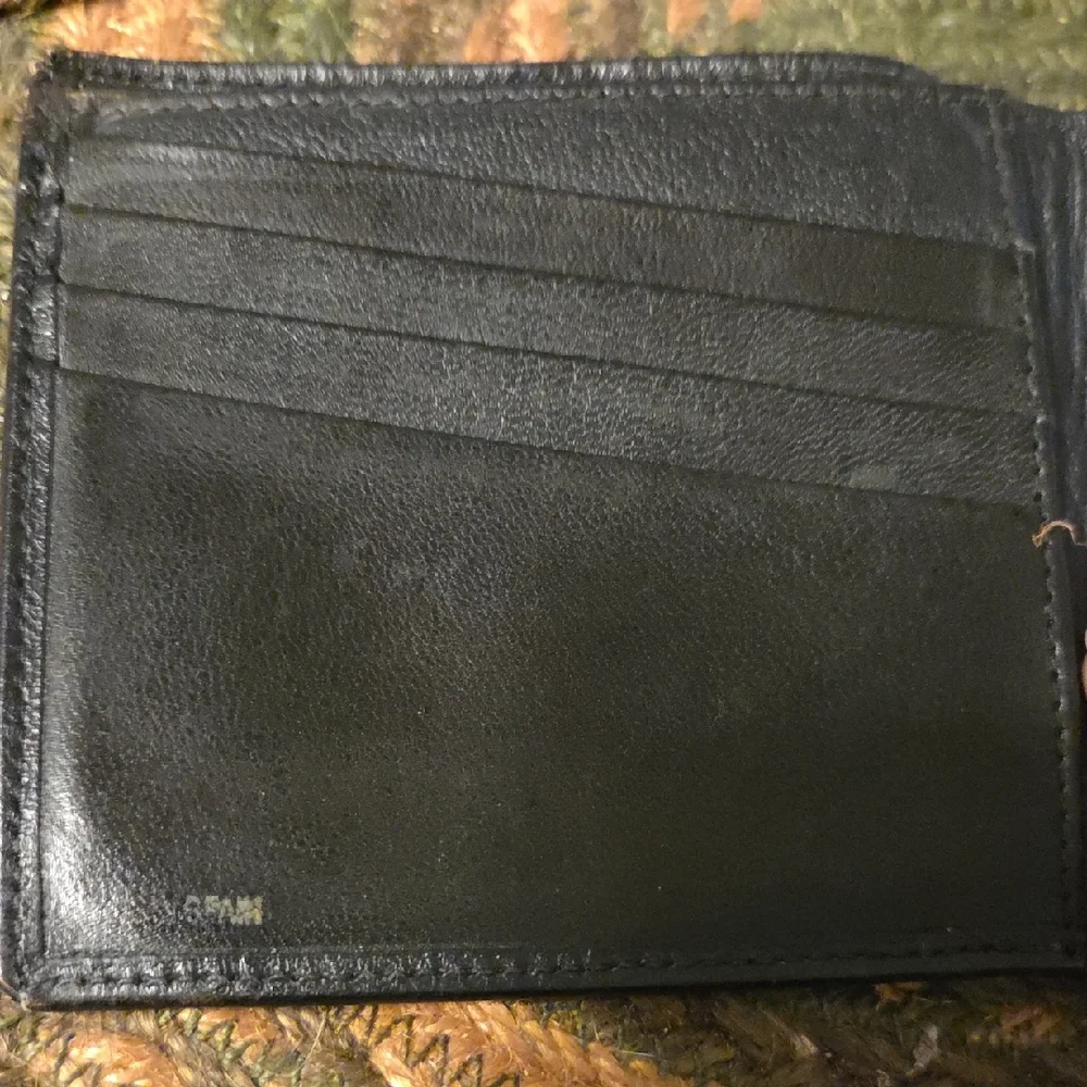 VEUC Givenchy Black Leather Bifold Wallet Preloved